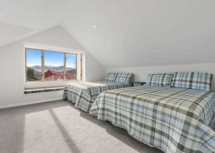 Meadowstone Vista - * Wanaka
